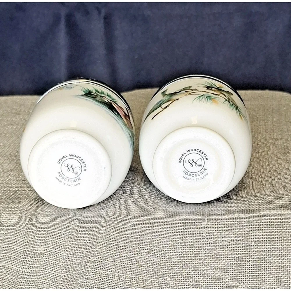 2 Vintage Royal Worcester England Porcelain Finch Wren Birds Egg Coddlers EUC